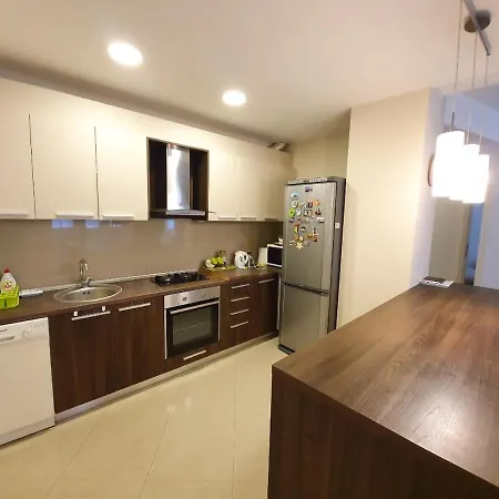 Apartment 4u *